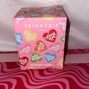 Skinnydip London Warm Hug Black Vanilla Soy Wax Candle